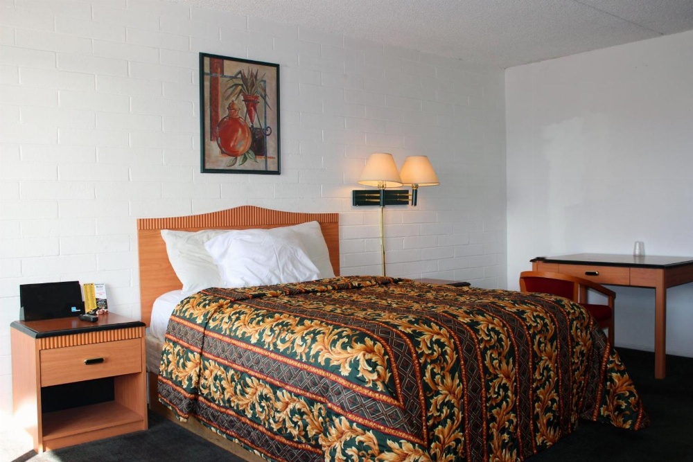 Amazon Motel Main image