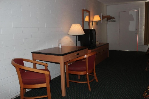 Amazon Motel image 4