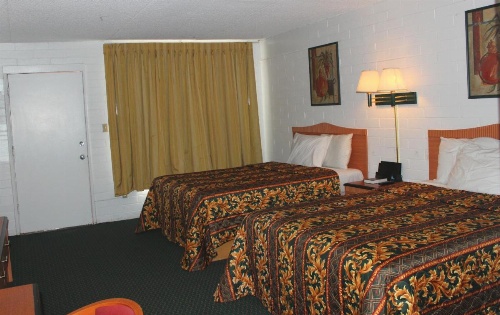 Amazon Motel image 6